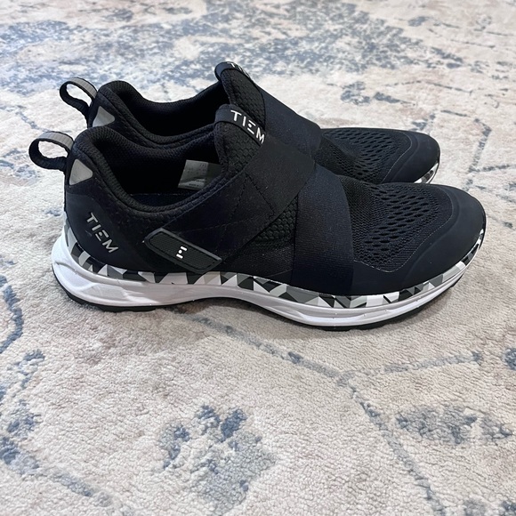 TIEM Shoes Tiem Slipstream Cycle Shoes Black Geometric Womens 85
